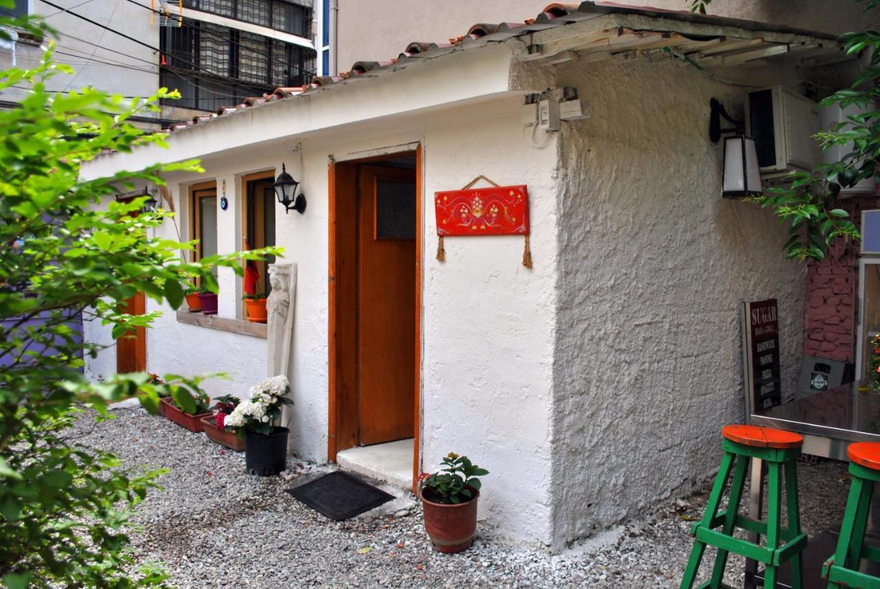 Zig Zag Hostal *